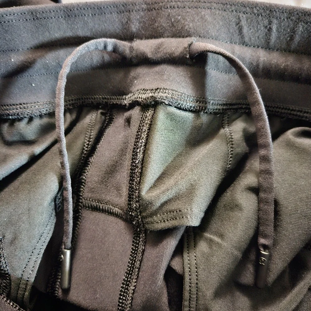 Lululemon Kung Fu Pants Men's M Black Pockets Pull On Stretch 35" Inseam Active - Picture 6 of 11